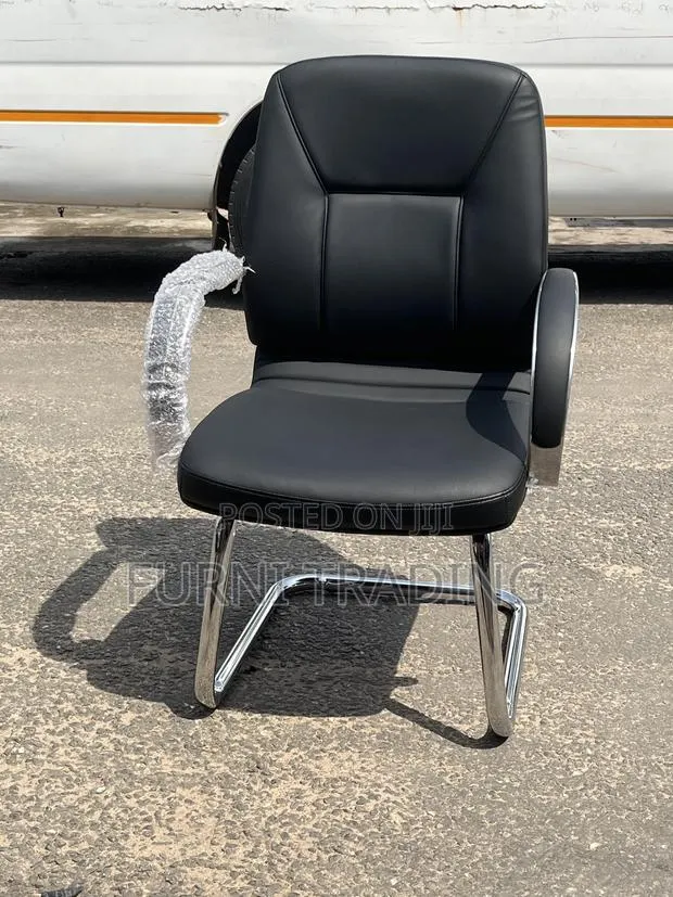 Executive Office Chair – Black · Photo 1
