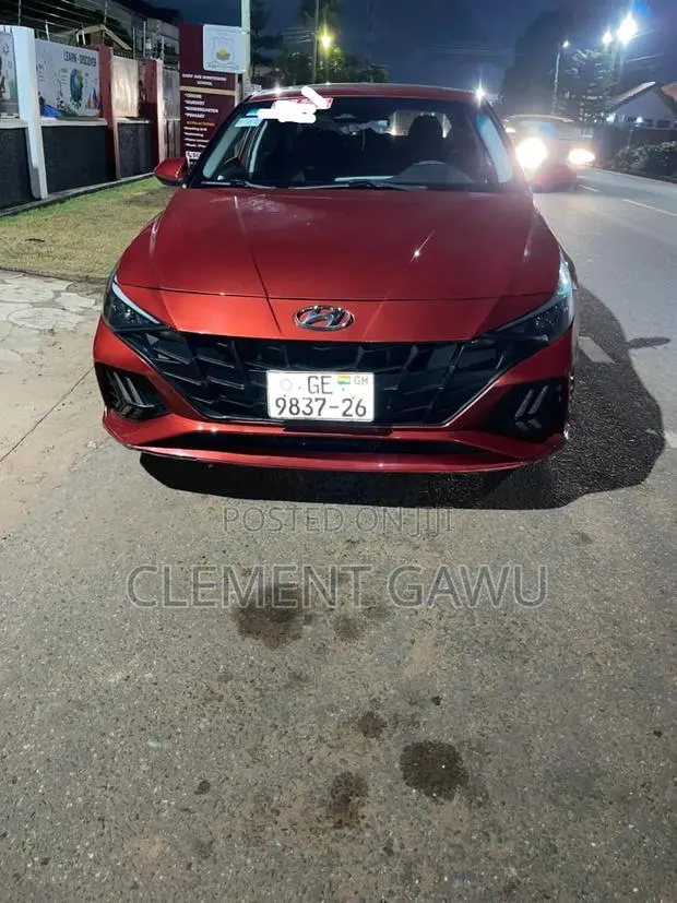 Hyundai Elantra 2021 · Photo 1