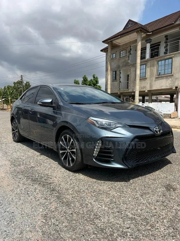 Toyota Corolla SE (1.8L 4cyl 2A) 2019 Gray · Photo 1