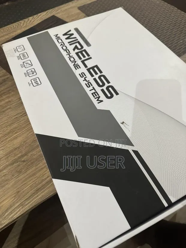 Ultra High Frequency Wireless Microphone · Photo 1