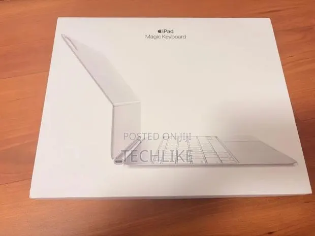 13" iPad Pro Magic Keyboard · Photo 1