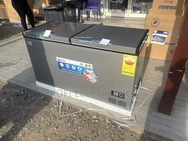 A Lock & Key Pearl Freezer PCF-5310-6f (418l) · Photo 1