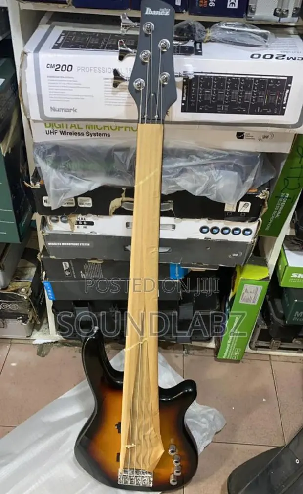 Ibanez Passive Jazz Bass Guitar · Photo 1