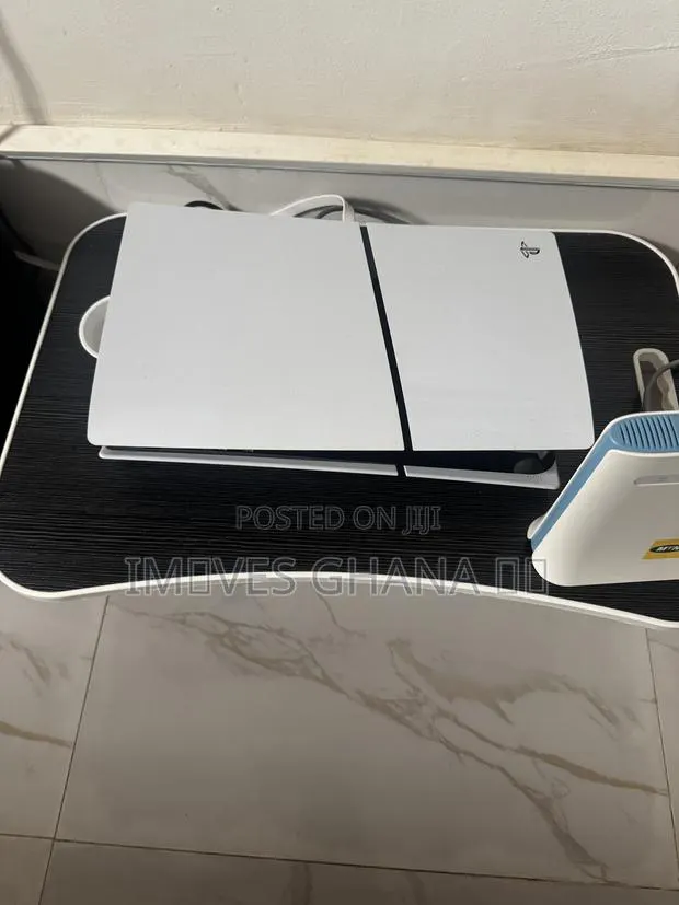 PS5 Slim Disc Edition · Photo 1