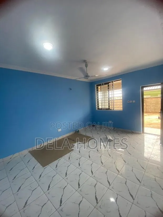Newly Built Chamber and Hall · Photo 1