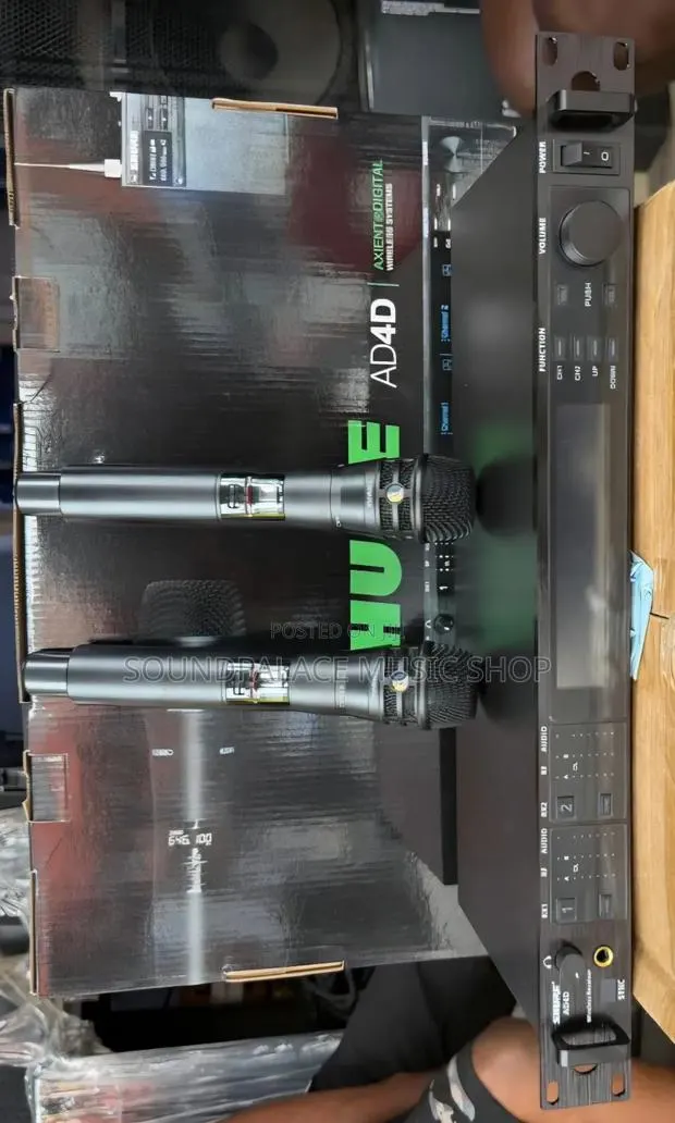 Shure AD4D 2in1 Wireless Microphone · Photo 1
