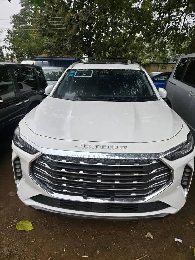 Jetour X70 Plus 2021 White · Photo 1