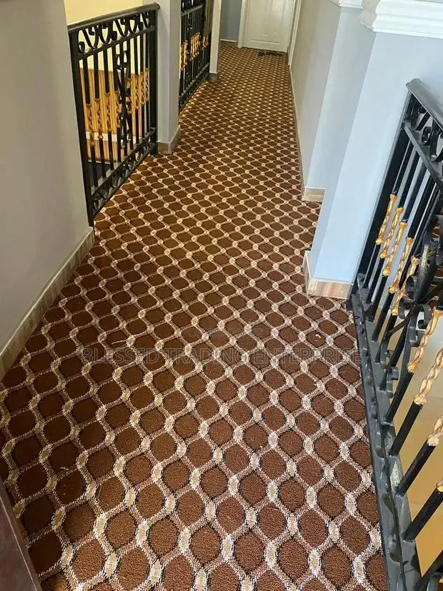 Gold and Brown Woolen Carpet for Floor and Corridor · Photo 1
