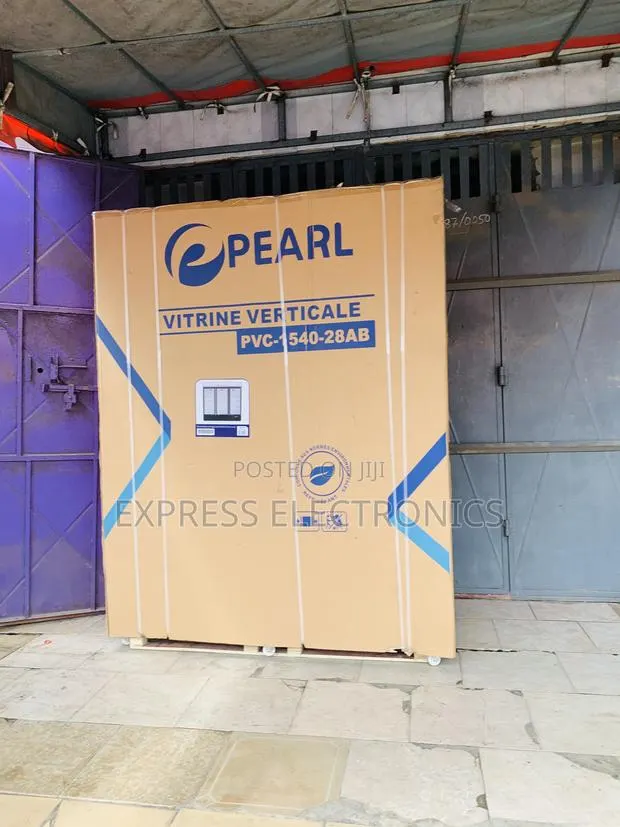 Purchase the New Three Door Pearl PVC-1540 Display Fridge · Photo 1