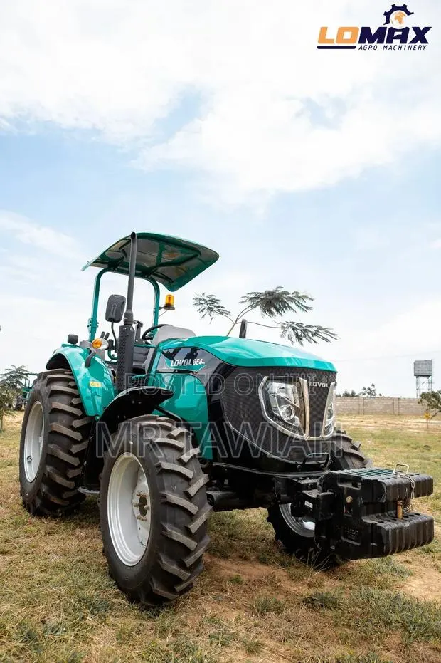 Farm Tractor · Photo 1