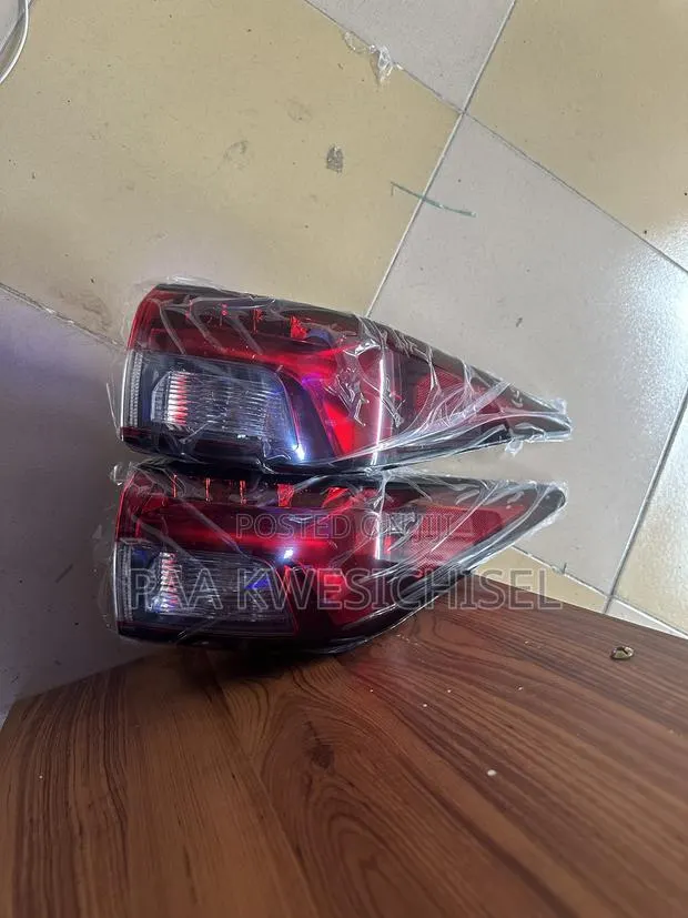 Mitsubishi Outlander 2022 2023 2025 Tail Light · Photo 1