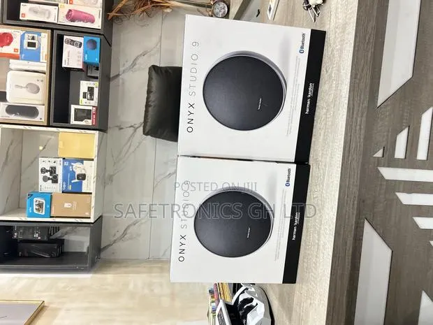 Best Quality Onyx Studio 9 Harman Kardon Electric (Black) Speaker · Photo 1