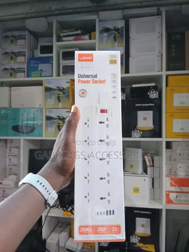 Ldnio Power Strip Socket With 10 Sockets With 30w 6-Port Usb Charger · Photo 1