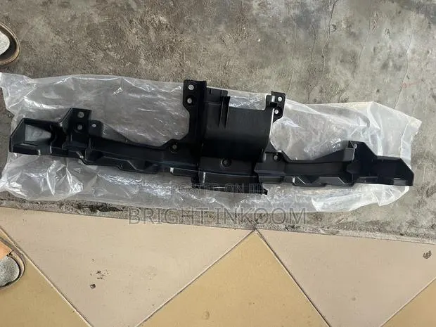 Front Grilles Upper Supports Bracket for Honda CRV 2020 2021 · Photo 1