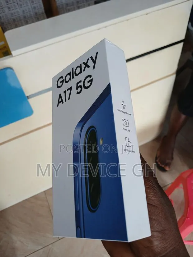 New Samsung Galaxy A17 5G 256 GB Blue · Photo 1