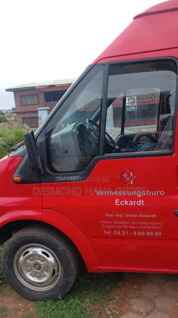Ford Transit 2005 Red · Photo 1