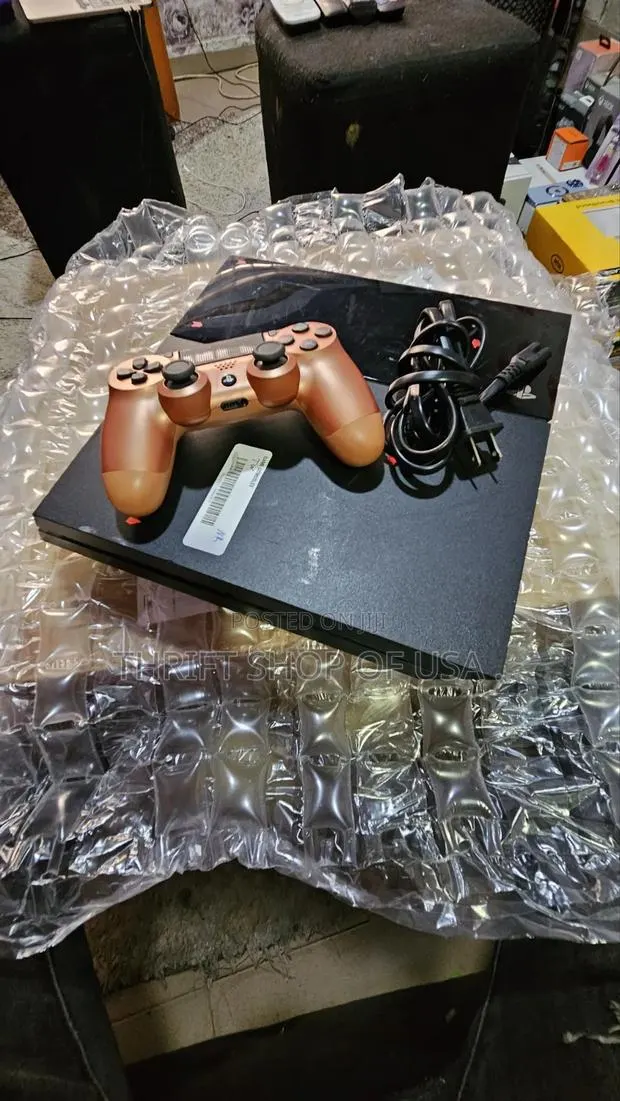 Playstation 4 Standard · Photo 1