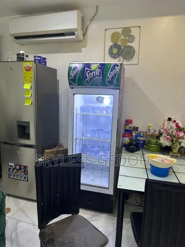 Display Fridge Fast Cooling Clean Selling at a Cool Price · Photo 1