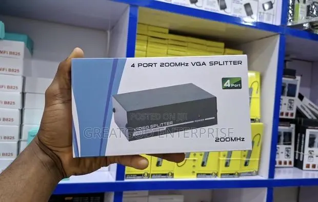4-Port 200MHz VGA Splitter · Photo 1
