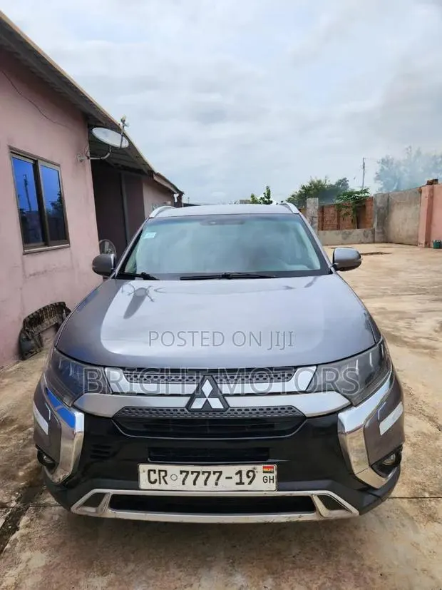 Mitsubishi Outlander LE FWD 2019 Burgundy · Photo 1