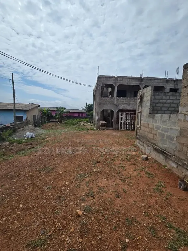 6bdrm House in Joyce Bakery, Teshie for sale · Photo 1