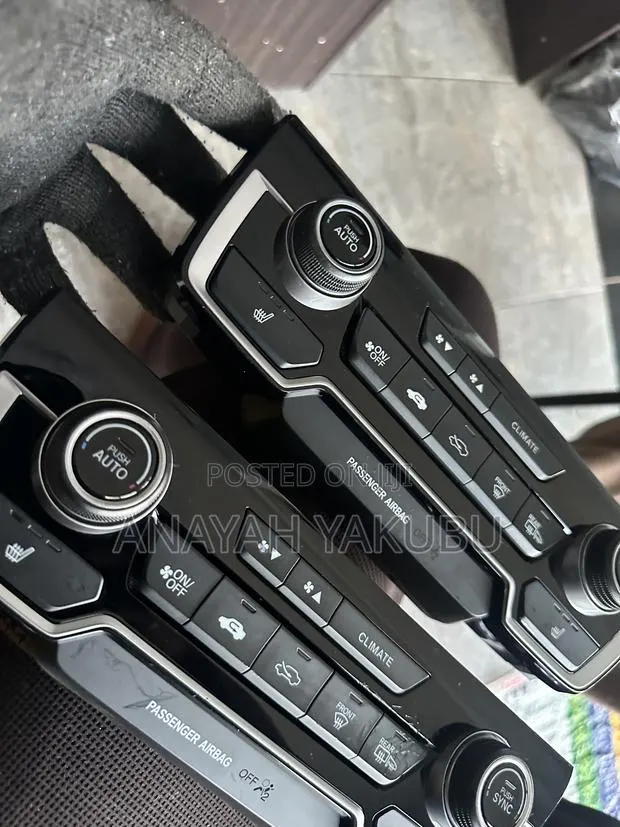 2017-21 Honda CRV AC Control Button · Photo 1
