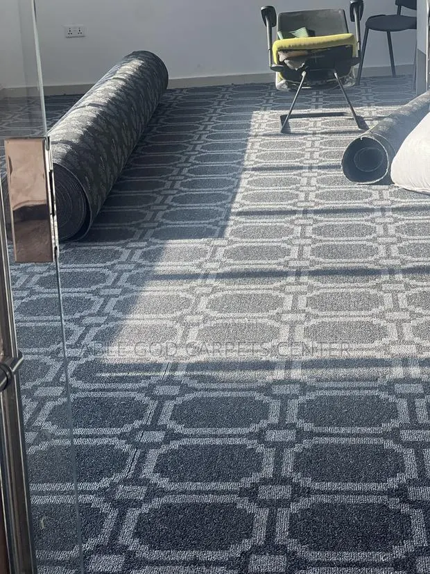 Office and Room Thick Woolen Carpet / Design Gray Carpets · Photo 1