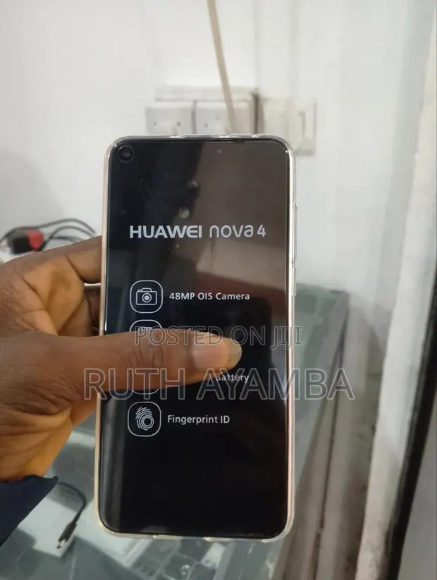 New Huawei nova 4 128 GB Black · Photo 1