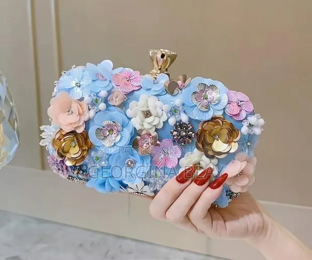 3D Floral Clutch · Photo 1