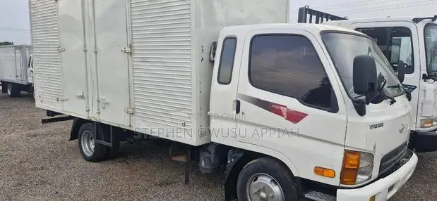 Hyundai Mighty Box Container · Photo 1