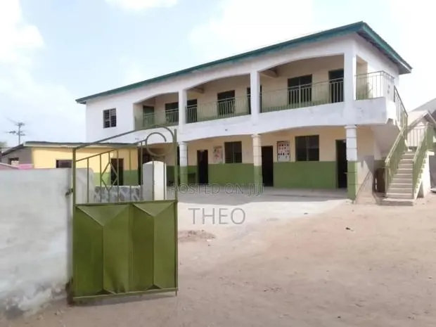 School for Foundation and Investment · Photo 1