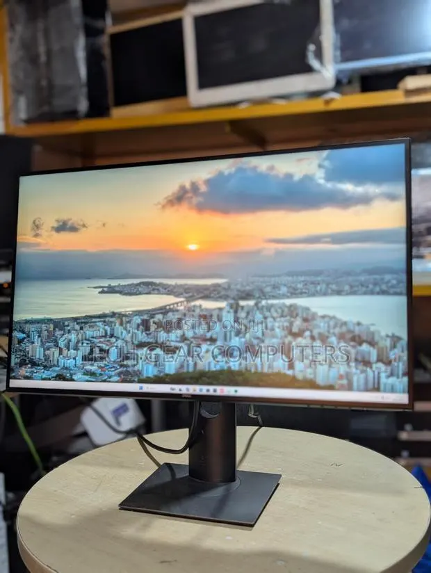 Dell U2719D UltraSharp 27" QHD Monitor (2560 X 1440), 60Hz, IPS,