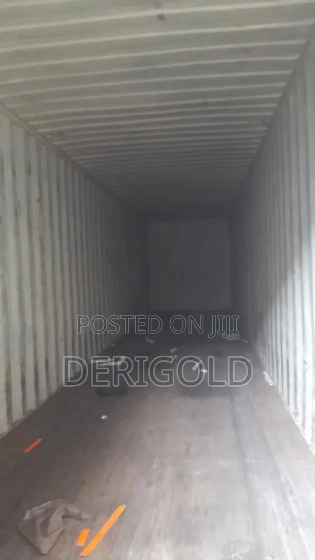 40 Foot High Cube Containers · Photo 2