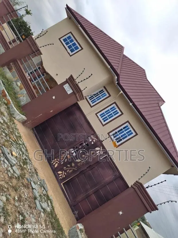 7bdrm House in Anwomaso Domiabra, Kumasi Metropolitan for sale · Photo 1