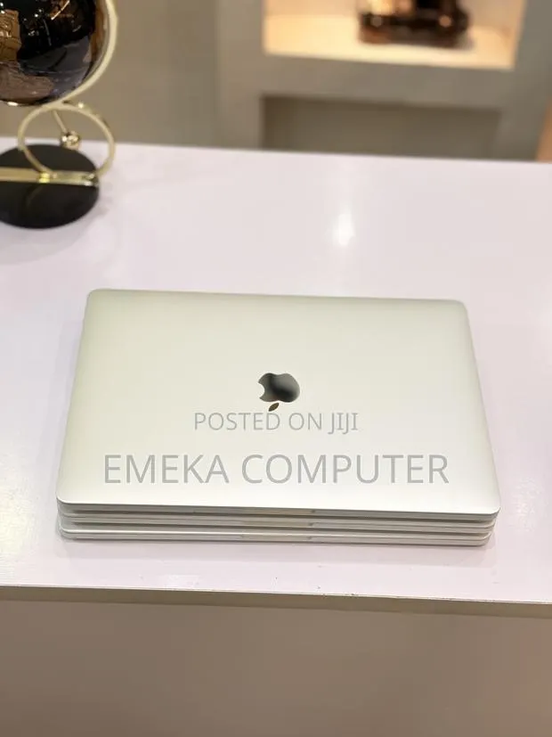 Laptop Apple MacBook Pro 2017 8GB Intel Core i5 SSD 256GB · Photo 1