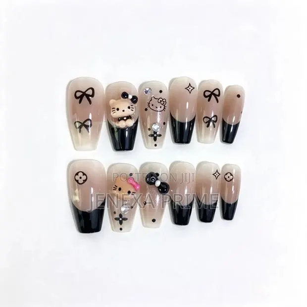 Hello Kitty Black White Press-on Nails · Photo 1