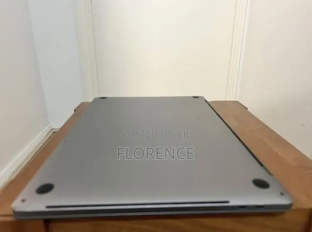 Laptop Apple MacBook Pro 2019 32GB Intel Core i7 SSD 500GB · Photo 1