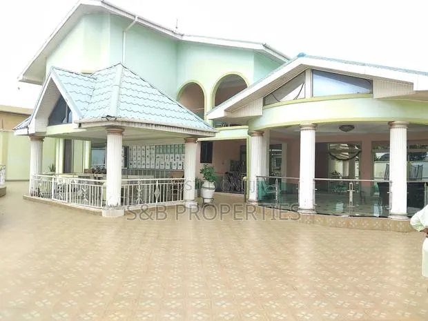 9bdrm Mansion in North Legon for sale · Photo 1
