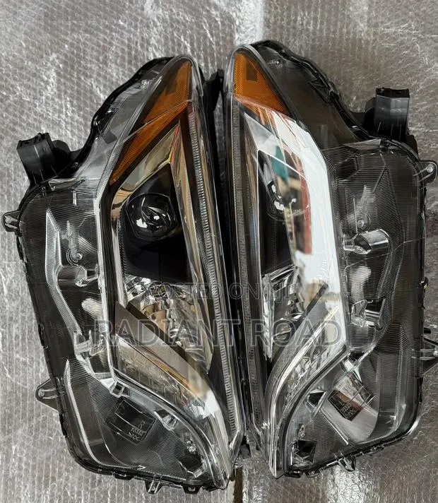 Toyota RAV4 2017 Headlight LED · Photo 1