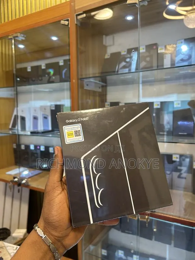 New Samsung Galaxy Z Fold7 256 GB Black · Photo 1