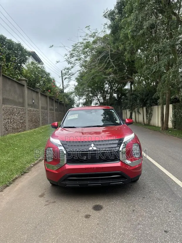Mitsubishi Outlander SE 2024 Red · Photo 1