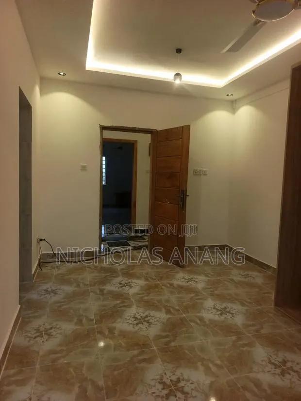 1bdrm Apartment in Dorns Properties, New Town for rent · Photo 7