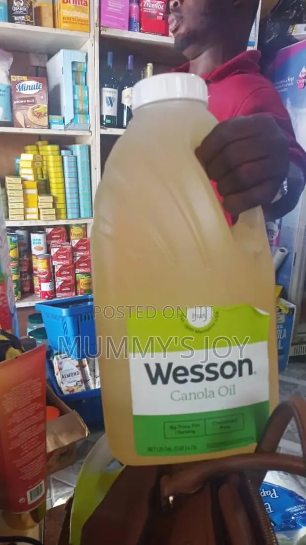 Wesson Canola Oil · Photo 1