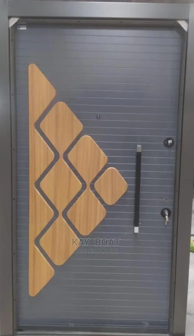 Master Door With All Accessories Available · Photo 1