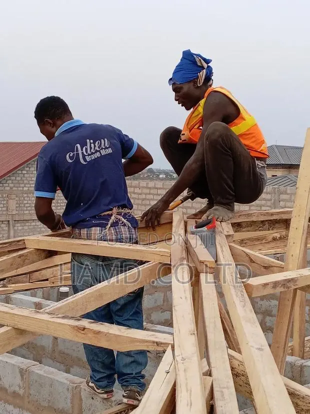 Carpenter in Construction and Furniture · Photo 1