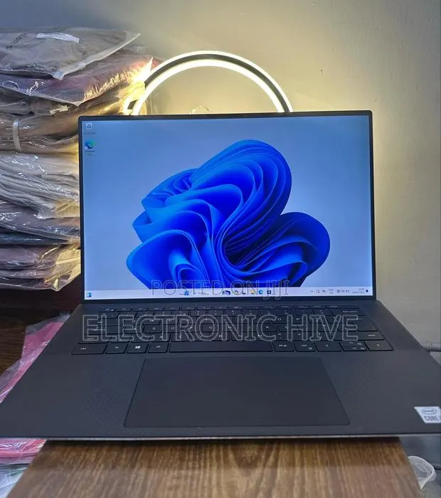 Laptop Dell XPS 15 16GB Intel Core I7 SSD 256GB · Photo 1