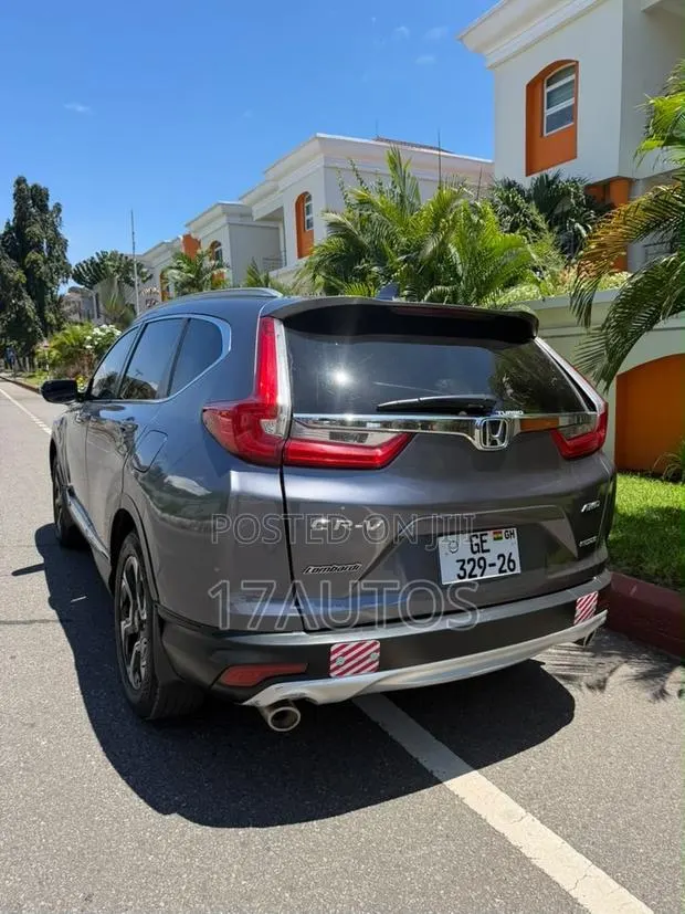 Honda CR-V Touring AWD 2019 Black · Photo 1