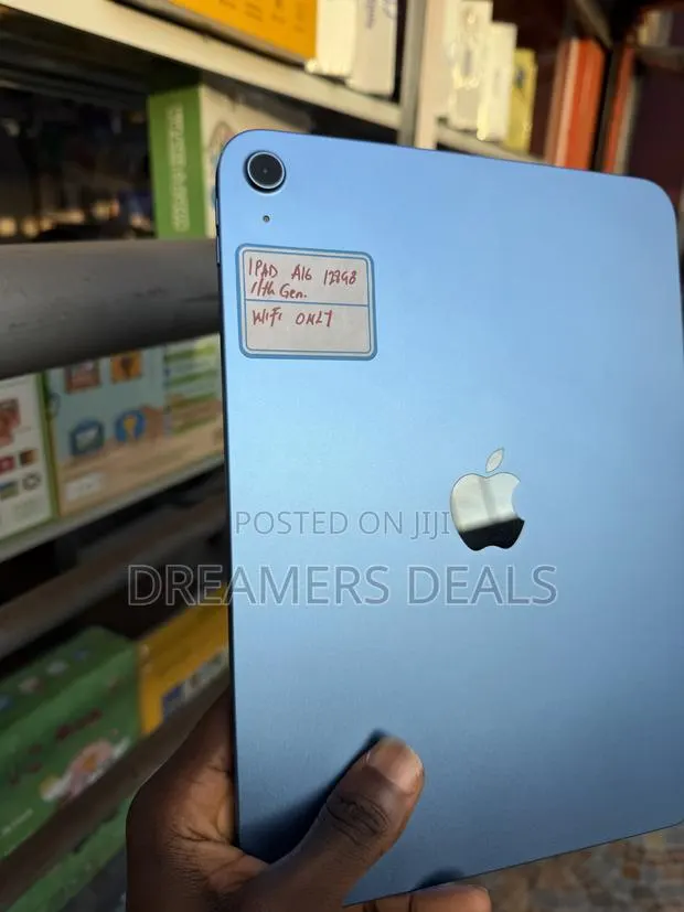 Apple iPad (2025) 128 GB Blue · Photo 1