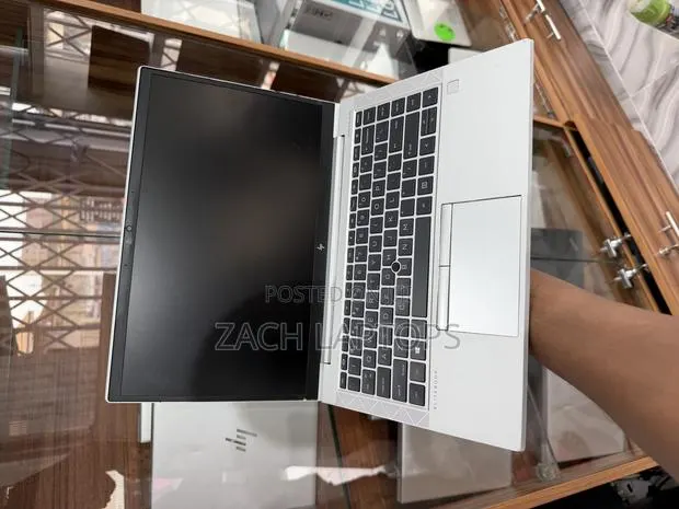 Laptop HP EliteBook 845 G7 8GB AMD Ryzen 5 SSD 256GB · Photo 1
