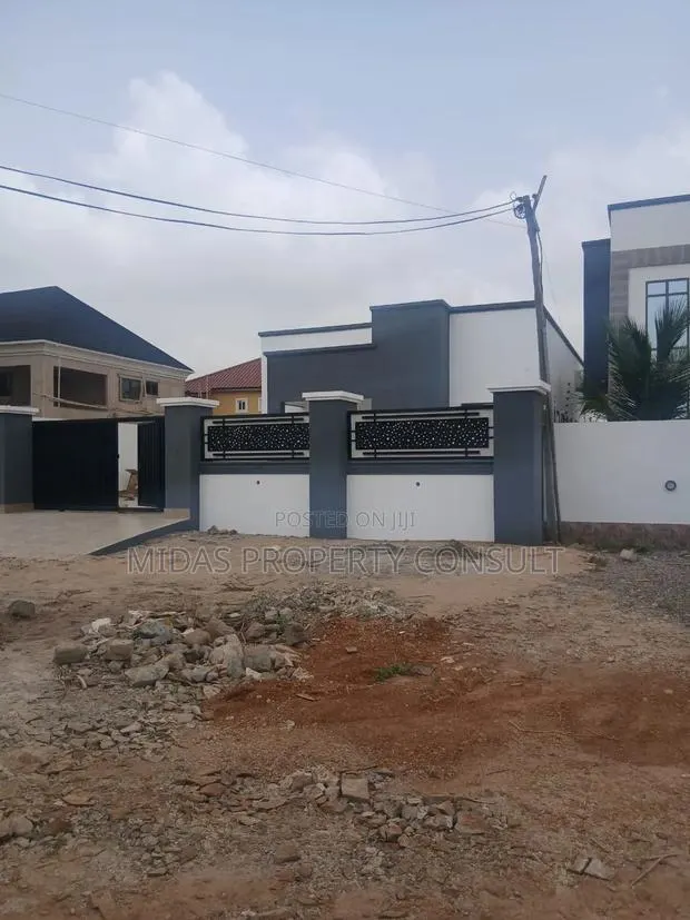 3bdrm House in Community 19 Lashibi for sale · Photo 1
